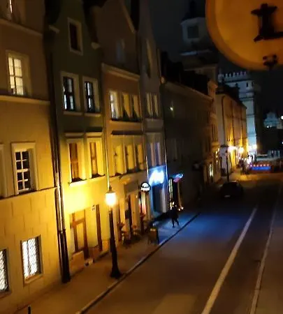 Private Wroniecka 6 - Parking Poznań