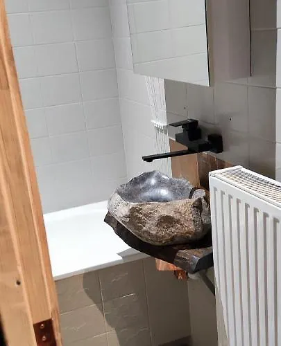 Private Wroniecka 6 - Parking Poznań