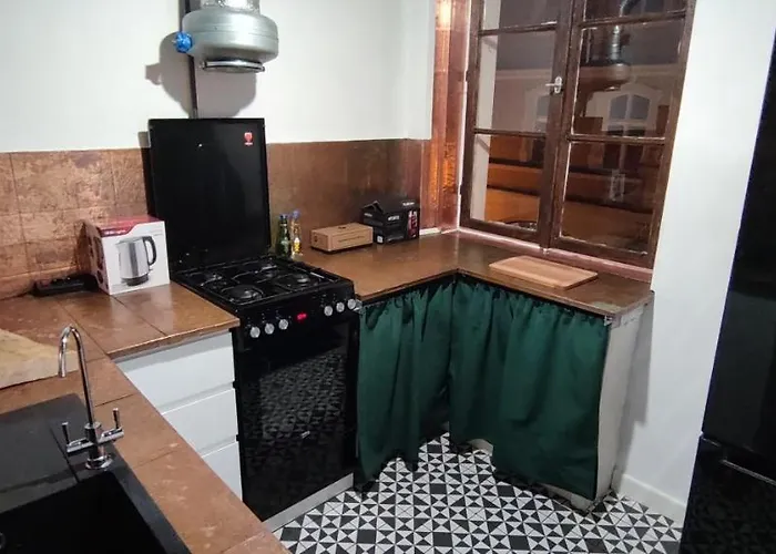 Private Wroniecka 6 - Parking Poznań